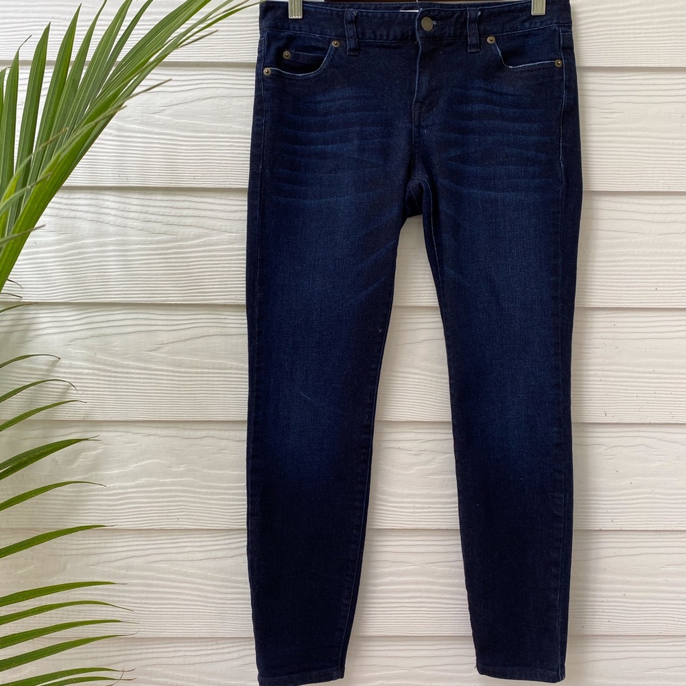 Like New Vineyard Vines Dark Wash Skinny Jeans 4